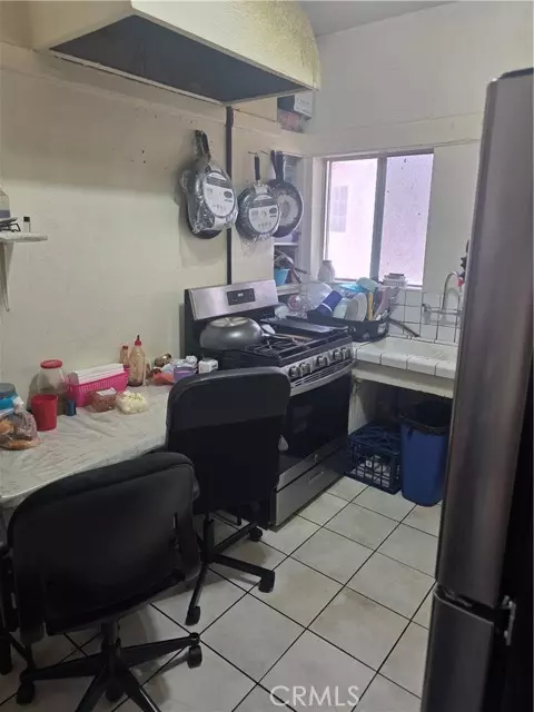 Los Angeles, CA 90037,134 W Vernon AVE