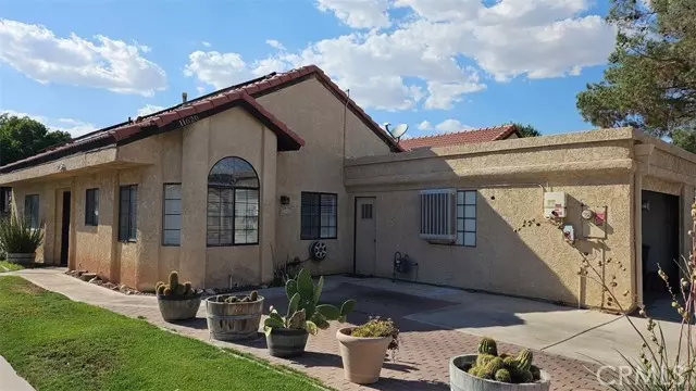 11620 Locust LN, Apple Valley, CA 92308