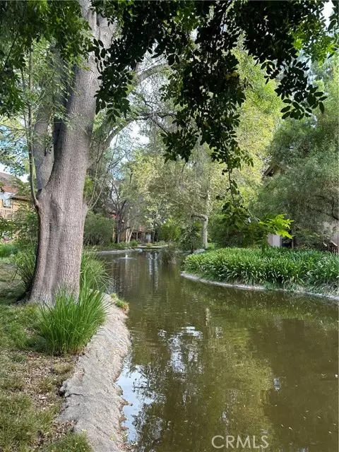 7050 Shoup AVE 208, Canoga Park, CA 91303