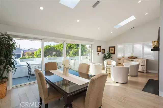 410 1/2 Poinsettia AVE, Corona Del Mar, CA 92625