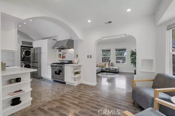 Tarzana, CA 91356,19419 Oxnard ST