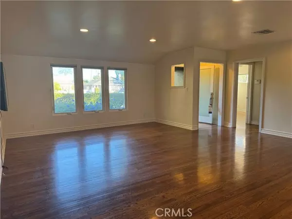 Van Nuys, CA 91411,5821 Columbus AVE