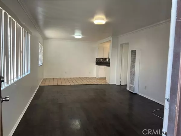 Los Angeles, CA 90044,9122 S Hoover ST