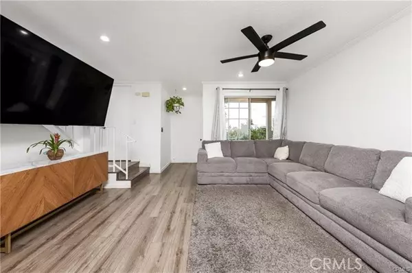 Sylmar, CA 91342,13750 Hubbard ST 77