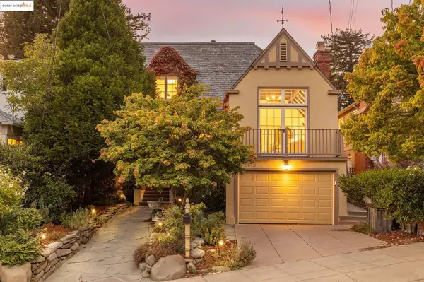 5815 Morpeth St, Oakland, CA 94618