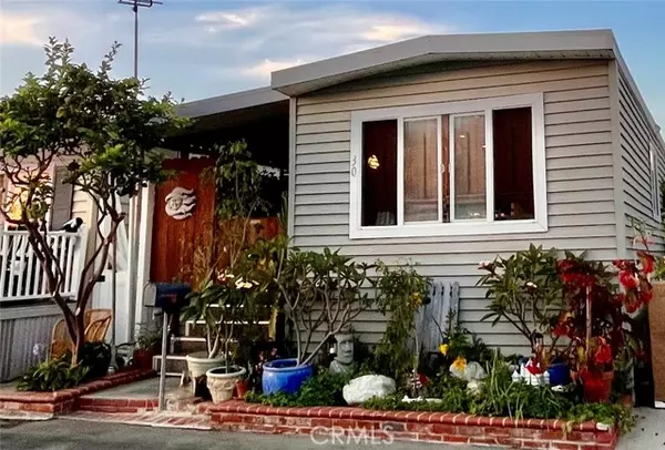 30 Welcome LN, Seal Beach, CA 90740