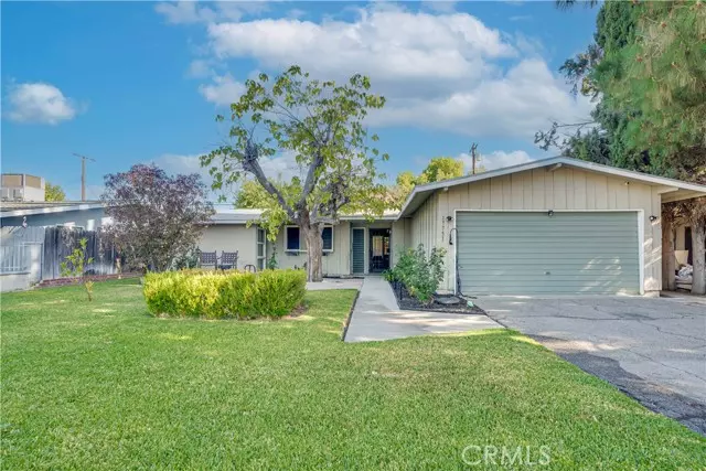 17751 Stagg ST, Reseda, CA 91335