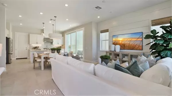 Valencia, CA 91381,27448 Shining Willow LN