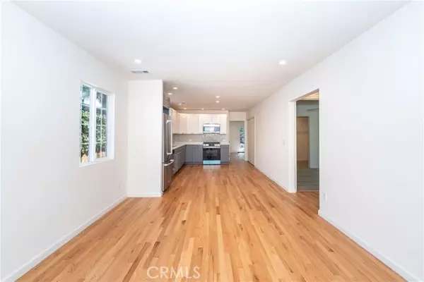 South Gate, CA 90280,9534 Deeble ST