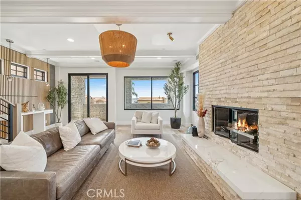 Corona Del Mar, CA 92625,312 Carnation AVE