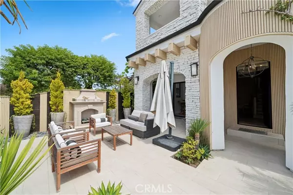 Corona Del Mar, CA 92625,312 Carnation AVE
