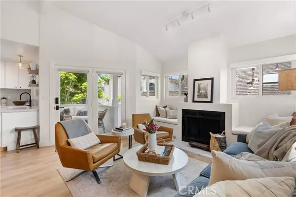 Corona Del Mar, CA 92625,617 1/2 Acacia AVE