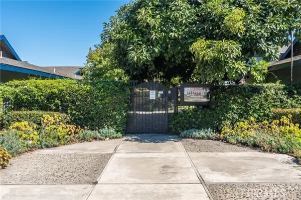 Santa Ana, CA 92706,1107 W Memory LN 17A