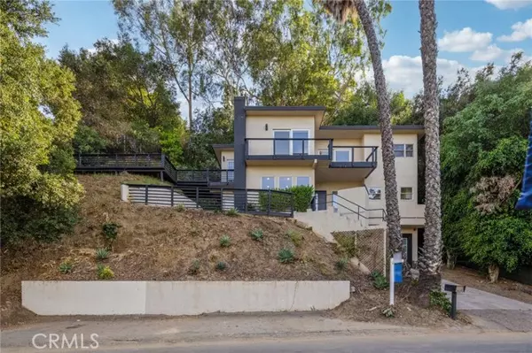 Los Angeles, CA 90068,3600 Multiview DR