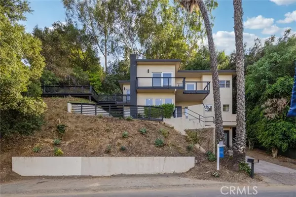 Los Angeles, CA 90068,3600 Multiview DR