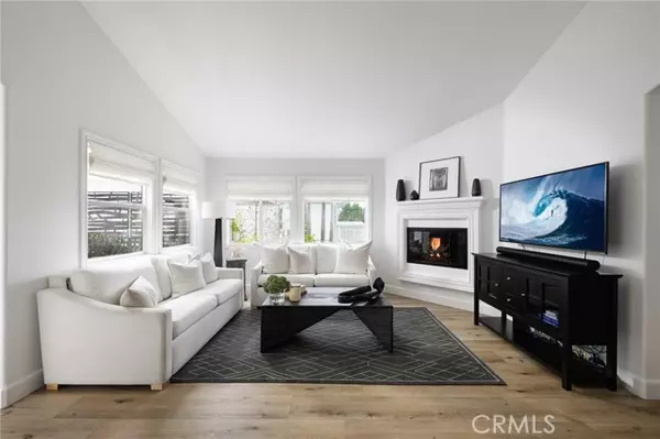 Corona Del Mar, CA 92625,618 Iris AVE B