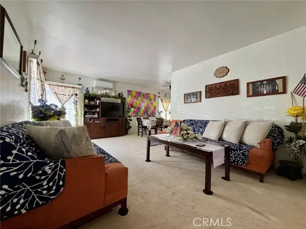 Santa Ana, CA 92707,1902 S Parton ST