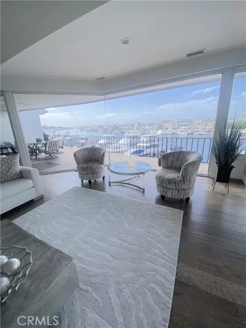 Corona Del Mar, CA 92625,1241 Bayside DR 209