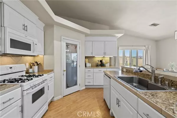 42647 Pinecliff ST, Lake Hughes, CA 93532