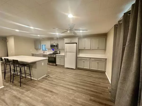 Santee, CA 92071,8301 Mission Gorge RD 282