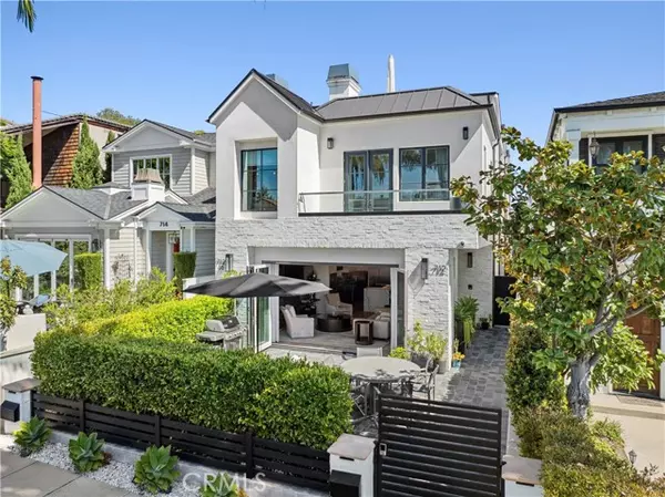 Corona Del Mar, CA 92625,712 Marguerite AVE