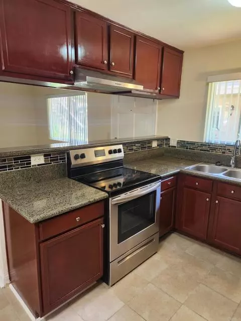 Lakeside, CA 92040,12805 Mapleview ST 14