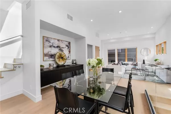 West Hollywood, CA 90046,1035 1/2 N Vista ST