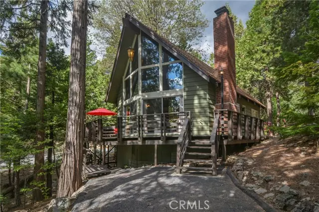 Lake Arrowhead, CA 92352,307 Pioneer RD
