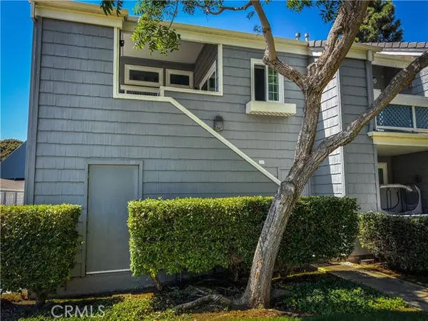 7351 Coho DR 207, Huntington Beach, CA 92648