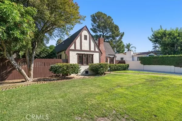 Toluca Lake, CA 91602,11155 Hortense ST