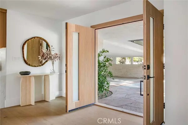 Encino, CA 91316,17601 McCormick ST