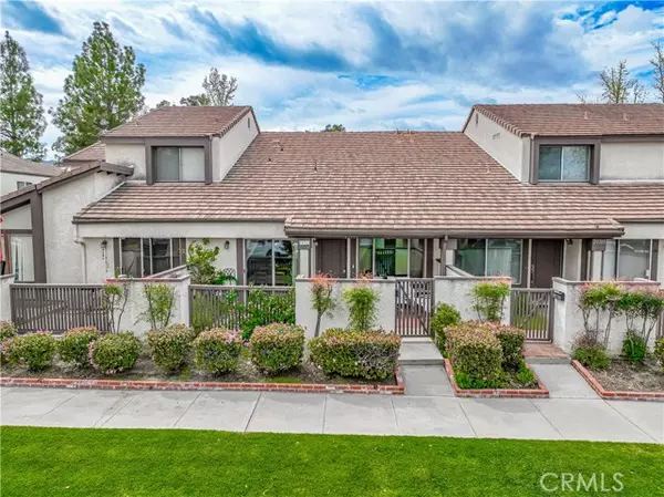 25713 Vista Fairways DR, Valencia, CA 91355