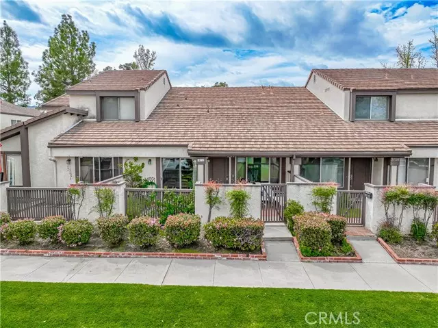 25713 Vista Fairways DR, Valencia, CA 91355