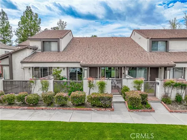 25713 Vista Fairways DR, Valencia, CA 91355