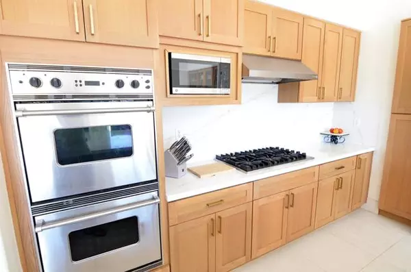 Carlsbad, CA 92008,3721 donna