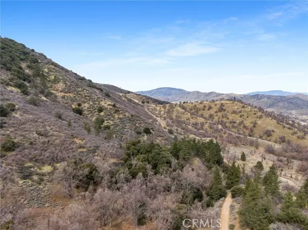 CA 93561,0 APN#325-102-02