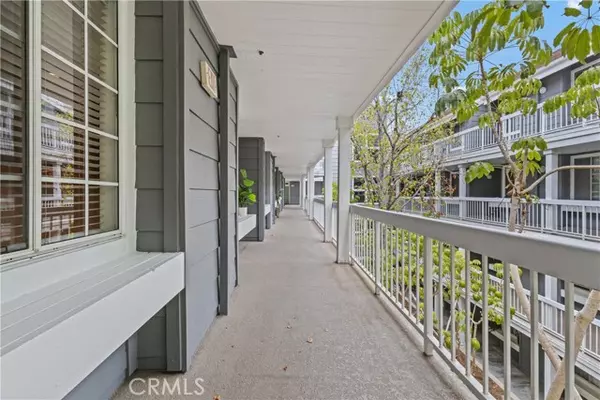 Huntington Beach, CA 92646,20331 Bluffside CIR 303