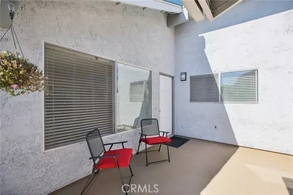 Huntington Beach, CA 92646,9594 Pettswood Dr 4