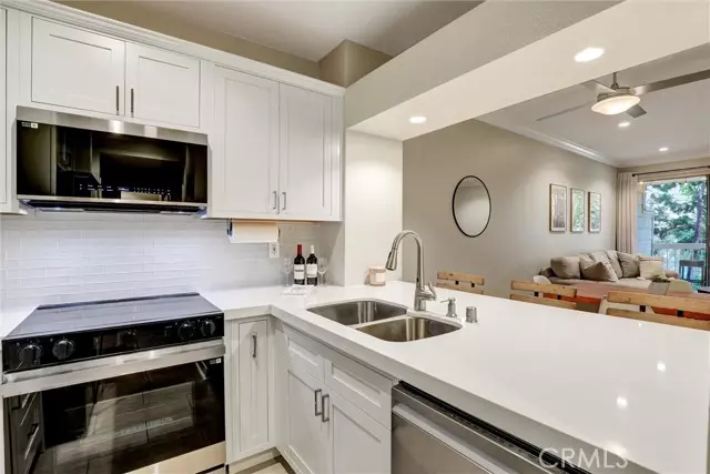 Huntington Beach, CA 92646,20331 Bluffside CIR A108