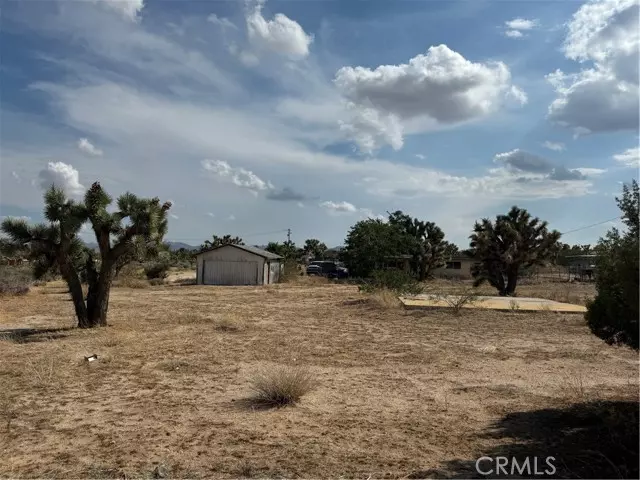 57215 Buena Vista DR, Yucca Valley, CA 92284