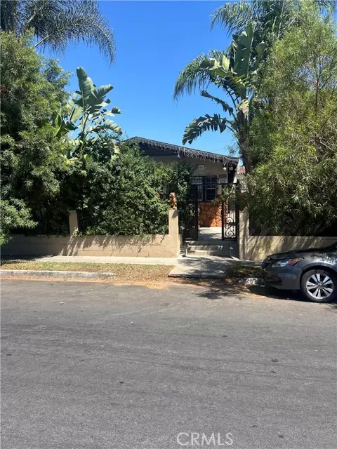 Los Angeles, CA 90007,2928 budlong AVE