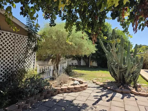 Canoga Park, CA 91304,7748 De Soto AVE