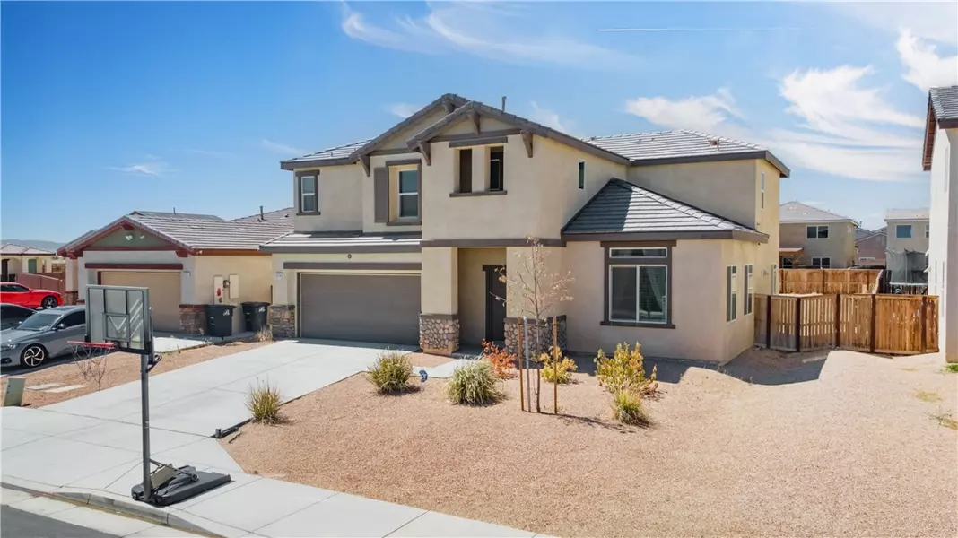 2019 Via Bonita Casa AVE, Rosamond, CA 93560