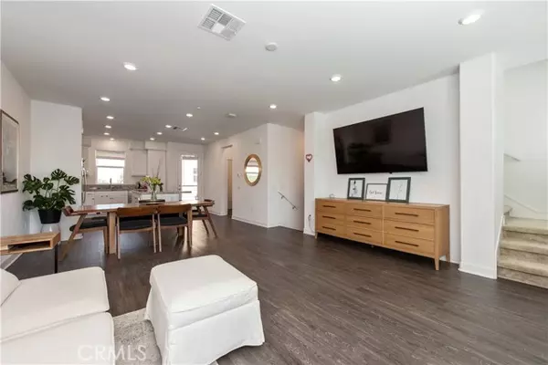 Lake Forest, CA 92630,371 Bellver