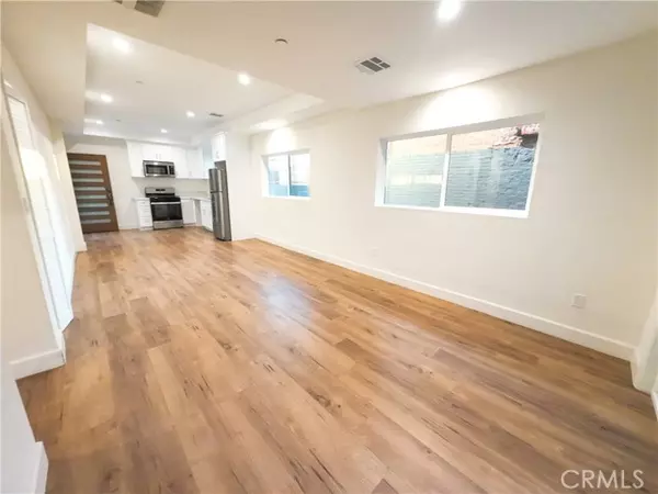 Los Angeles, CA 90011,117 E 29th ST 117 3/4