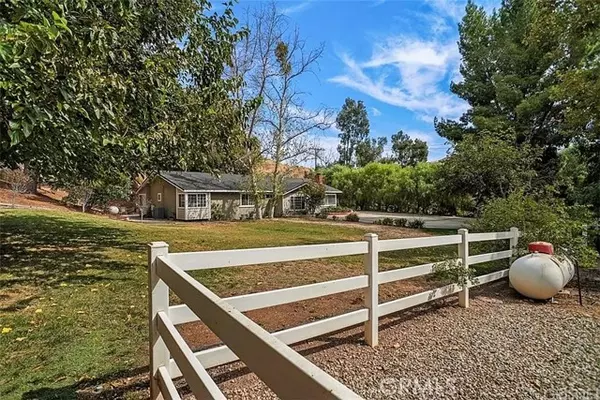 Agua Dulce, CA 91390,14725 Wright RD