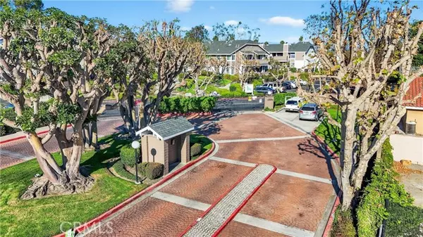Santa Ana, CA 92704,1501 S Raitt ST 115
