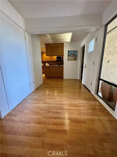 Long Beach, CA 90803,9103 Marina Pacifica DR