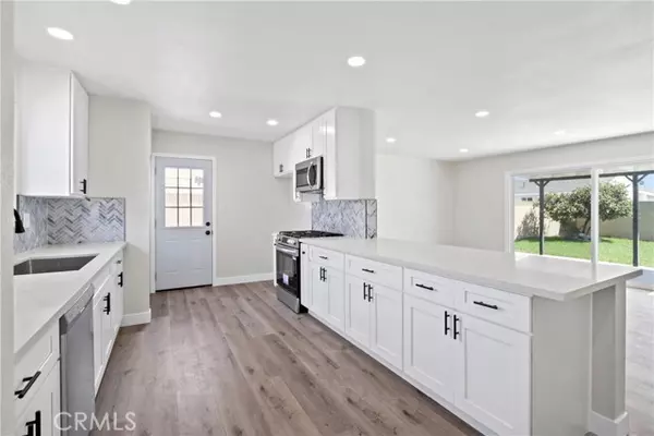 Buena Park, CA 90620,9694 Mount Barnard DR