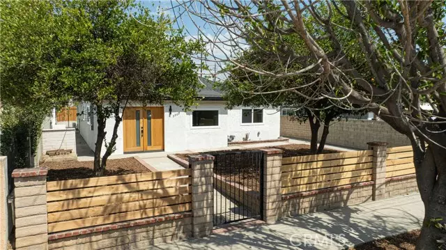 Arleta, CA 91331,9968 Lev AVE